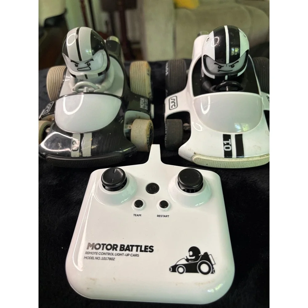 Motor Battles Remote Control Light-Up Cars Set Model 1017802 RC Bumper Cars